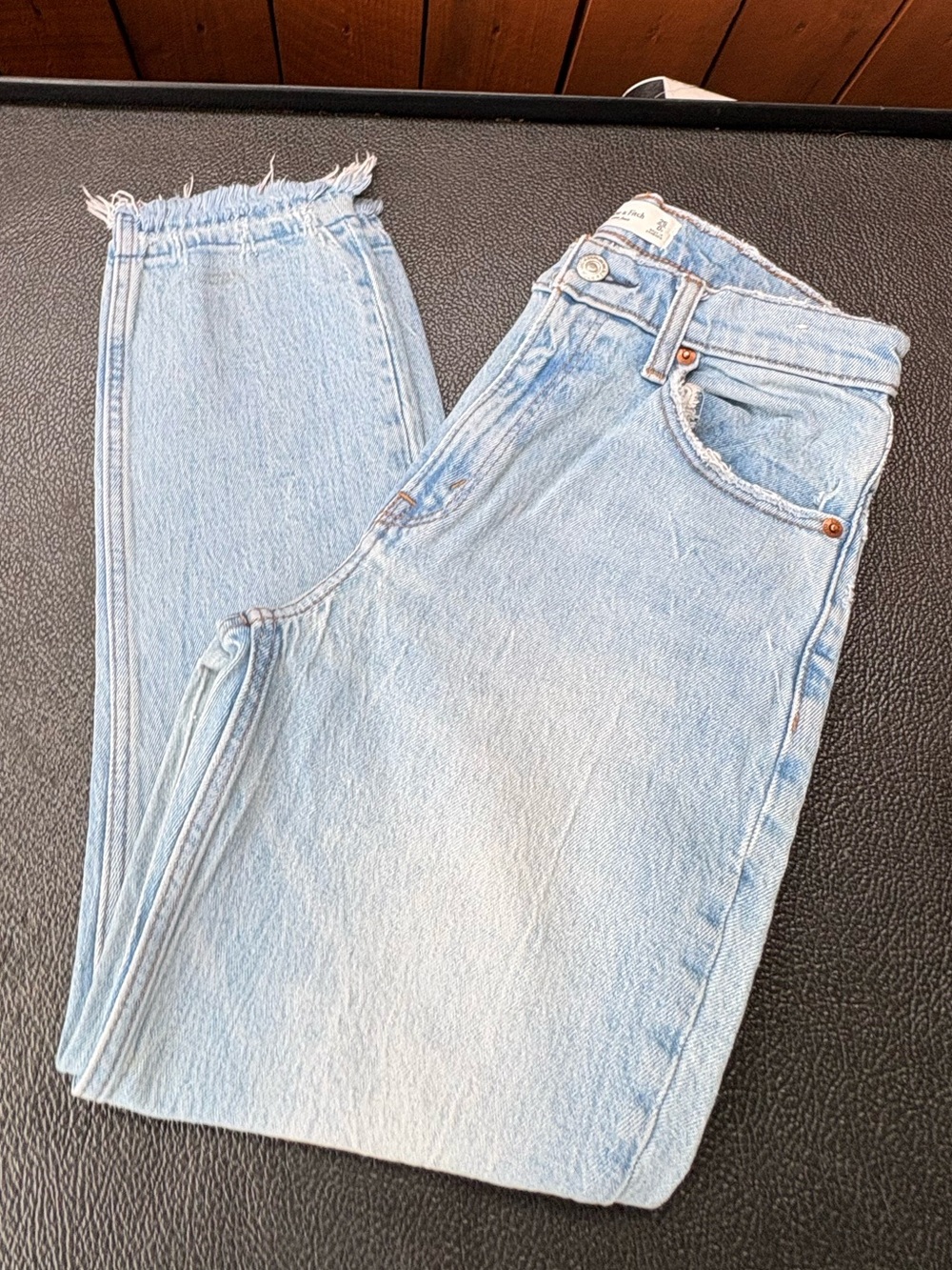 Abercrombie and fitch high rise mom Jean